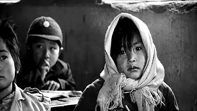 感动中国大眼睛女孩苏明娟公益_感动中国第一届视频_苏明娟34年公益路