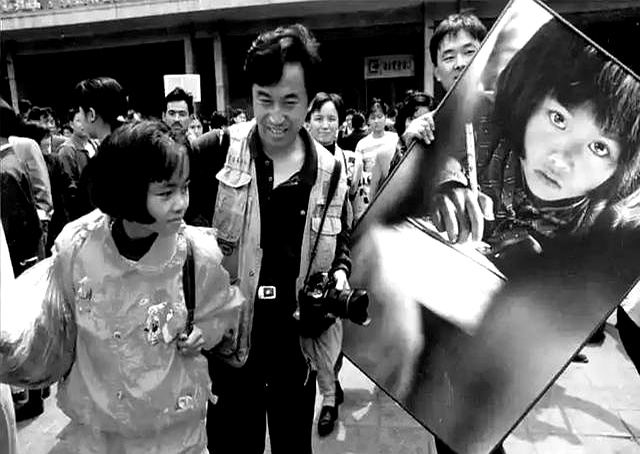苏明娟34年公益路_感动中国大眼睛女孩苏明娟公益_感动中国第一届视频