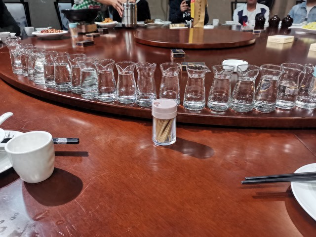 工作商务应酬全攻略：从酒桌礼仪到高阶社交，教你吃透中国式应酬