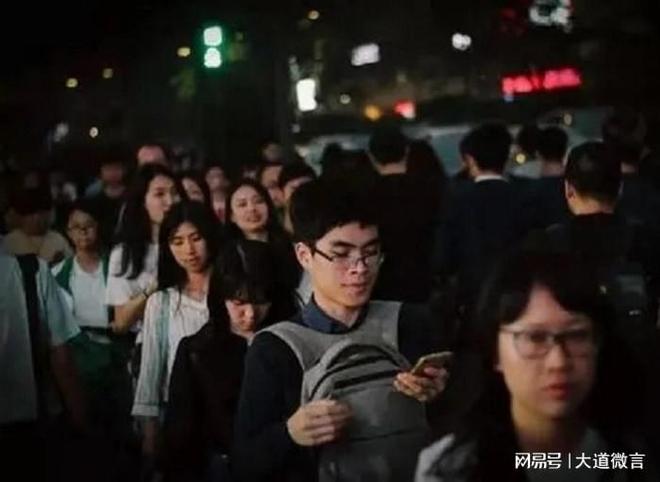 为什么现在越来越多的年轻人不愿和亲戚往来了？