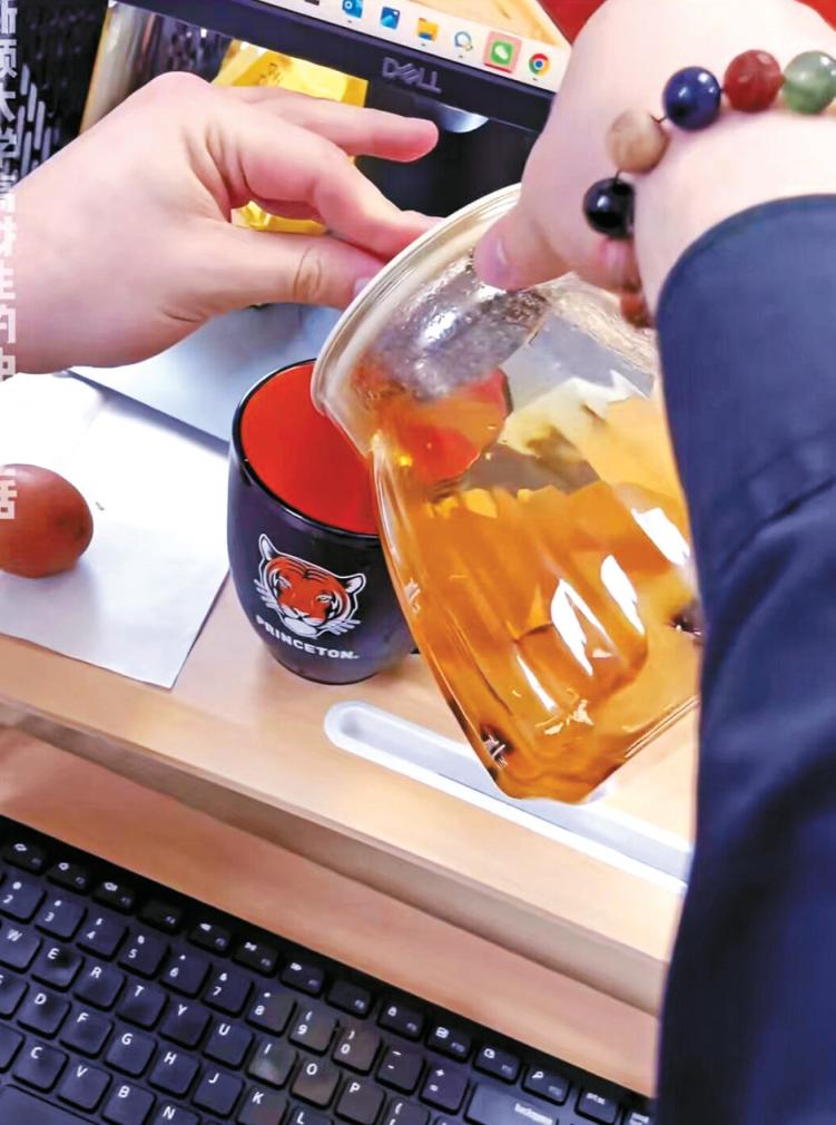 成为中国人_模仿中式生活_国内的社交媒体