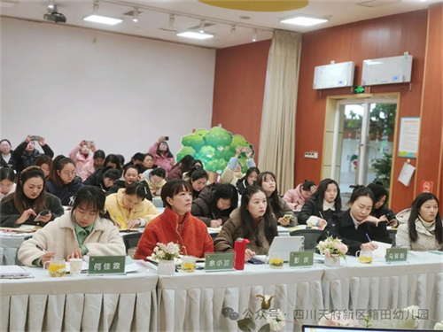 聚焦幼儿表演游戏主题选择与实施_幼儿园游戏专题总结_幼儿表演游戏实施策略